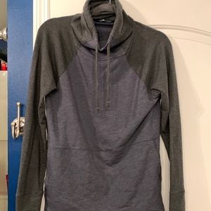 NorthFace Women’s sweatshirt